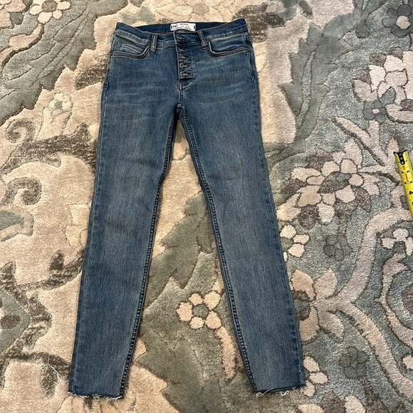 Free People Jeans - Picture 1 of 13
